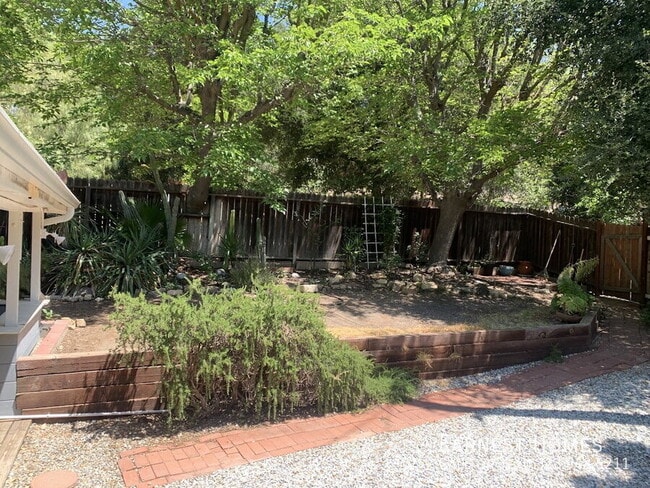Building Photo - 2446 Liberty Ln