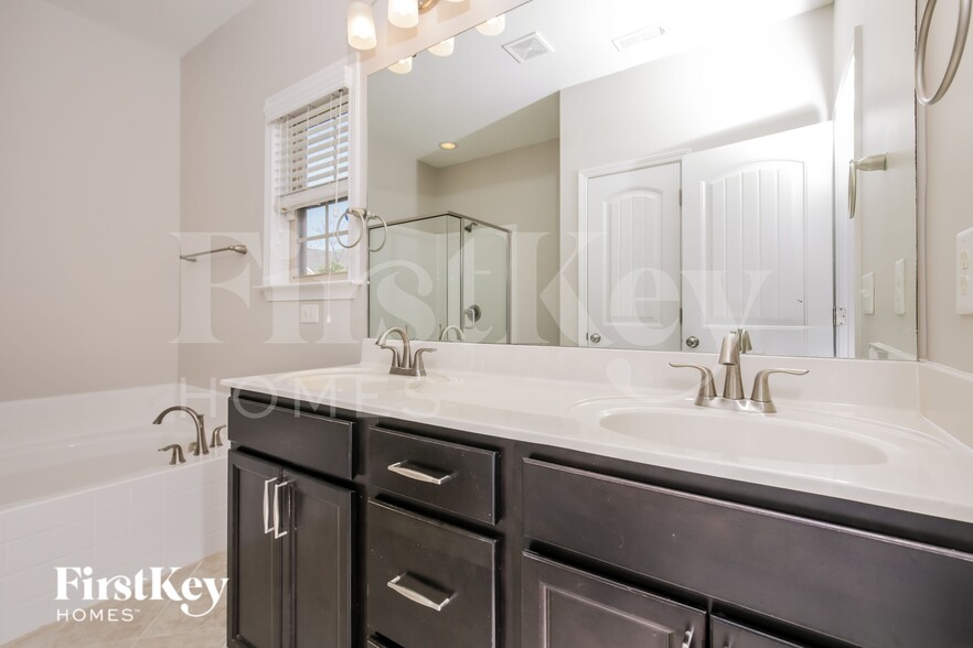 Building Photo - 5105 Sleepy Falls Run