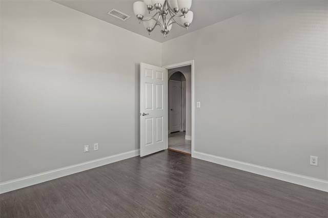 Building Photo - 1017 Chatsworth Dr