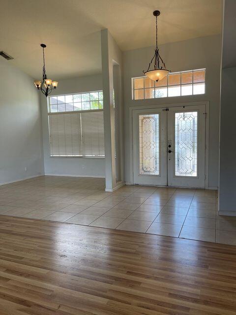Building Photo - 2202 SW Crocus Ln