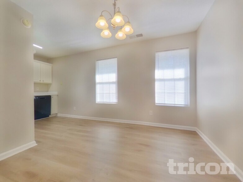 Building Photo - 6238 Leverett Dr