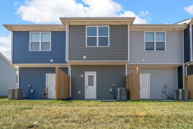 Building Photo - Pet Friendly Two Bedroom!