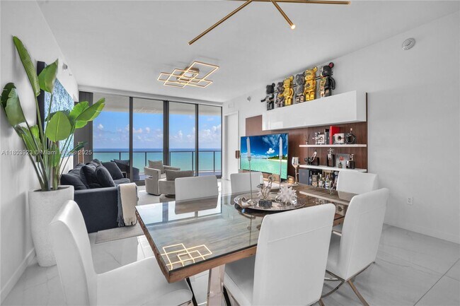 Building Photo - 15701 Collins Ave
