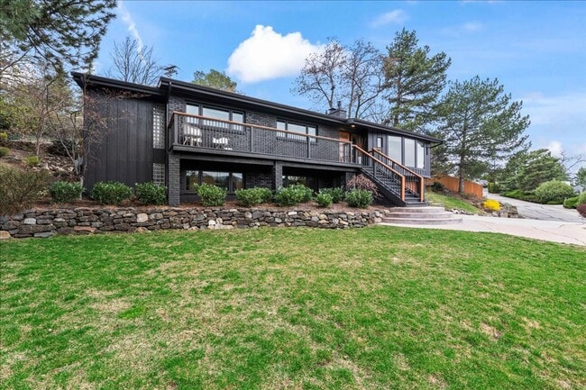 Building Photo - Fully Furnished Luxury Executive Rental