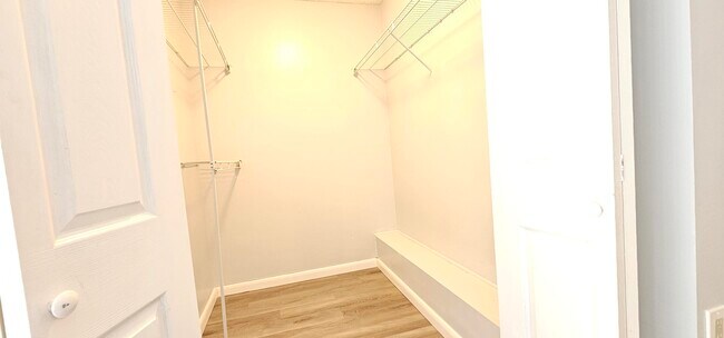 Building Photo - 539 Green Springs Pl