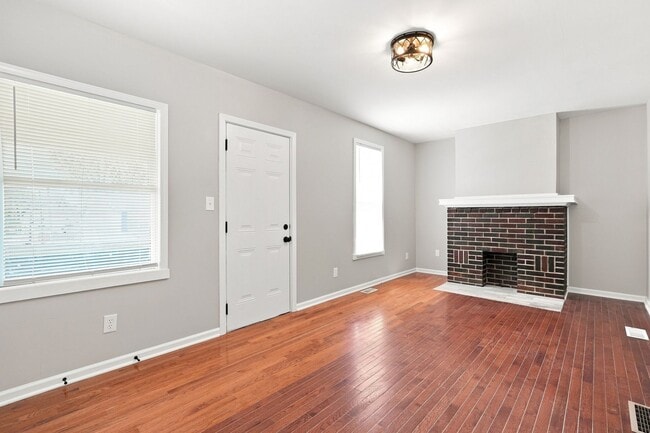 Building Photo - 846-848 Reinhard Ave