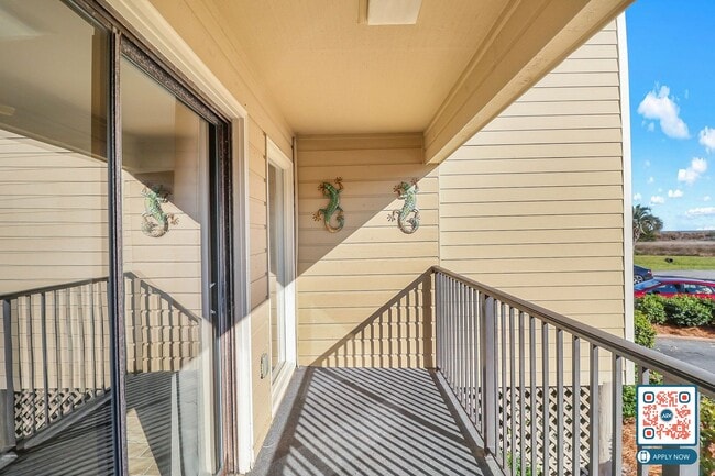 Building Photo - Coastal Villa With Ocean Views – Fully Furnished - SPECIAL