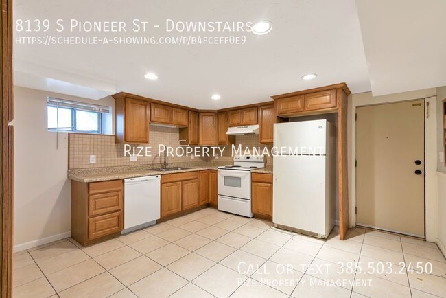 Primary Photo - 8139 S Pioneer St