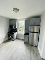 Stainless Steel Appliances - 10 Amackassin Ter