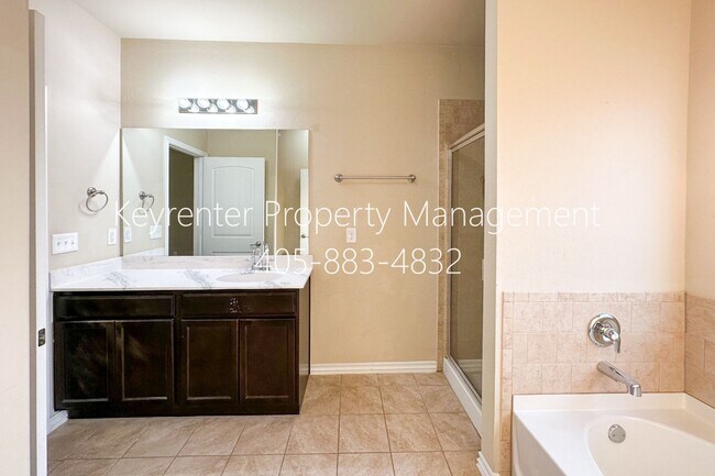Building Photo - Stunning 5BD, 2 1/2 BTH Home Seconds away from John Kilpatrick Turnpike in YUKON!
