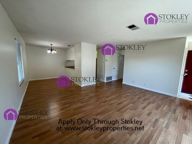 Building Photo - 2085 Olivera Rd