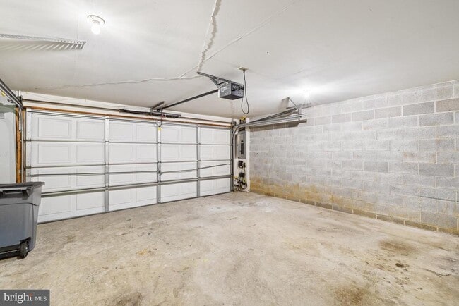 Building Photo - 203 Princeton Cir