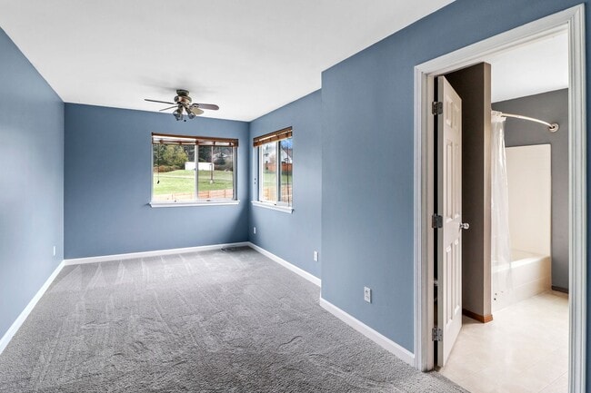 Building Photo - 4 Bedroom 2.5 Bathroom - Redwing - Pet Fri...