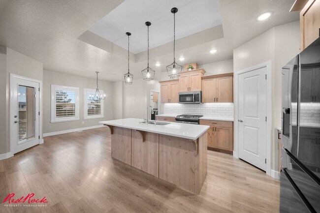 Building Photo - Modern 5 Bedroom Home in Cedar City!