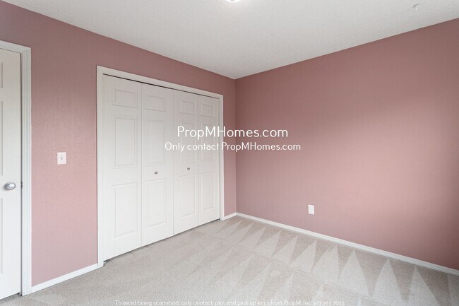 Building Photo - Colorful Four Bedroom Home In Bethany W/ Spacious Backyard!