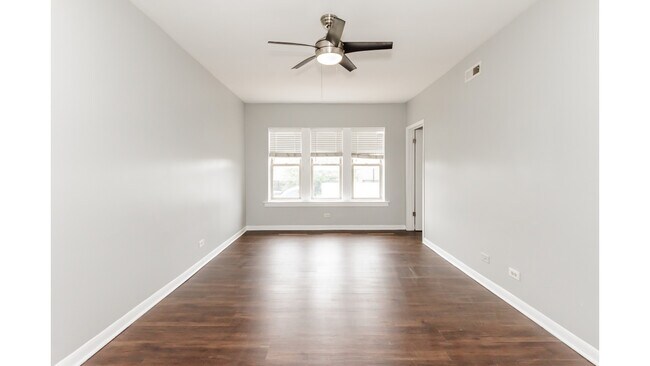 Building Photo - 4504 W Fullerton Ave