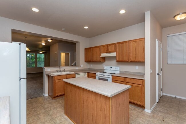 Building Photo - 6563 Silverwind Cir