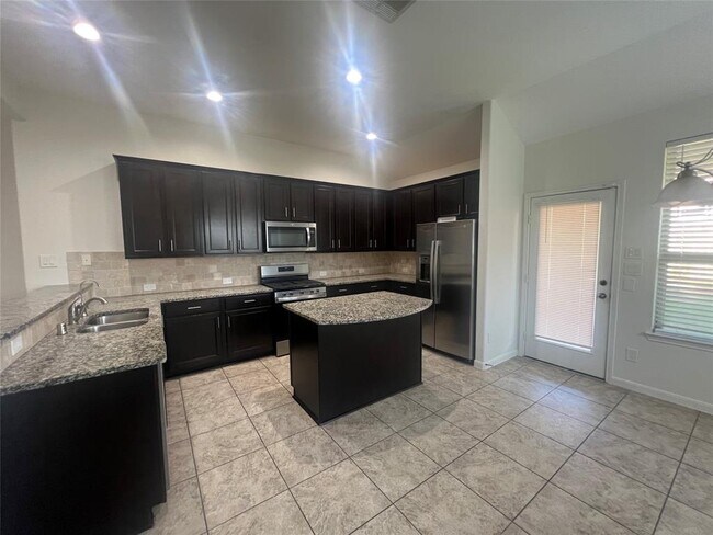 Building Photo - 6030 Clymer Mdw