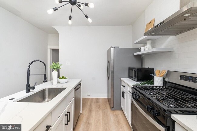 Building Photo - 3822 6th St