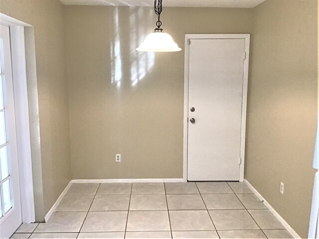 Building Photo - 136 W Cedarwood Cir