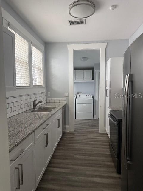 Building Photo - 208 N Tampania Ave