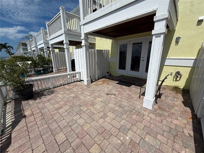 Building Photo - 5066 Coquina Key Dr SE