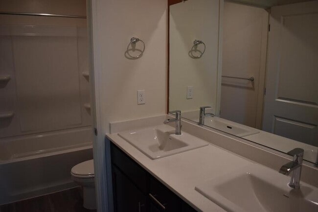 Building Photo - 703 Irma Dr