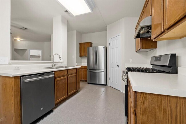Building Photo - 9628 Dalewood Dr