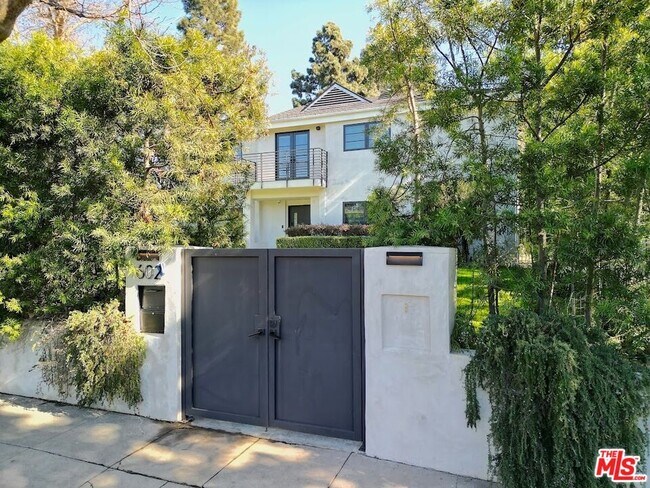 Building Photo - 602 S Lucerne Blvd