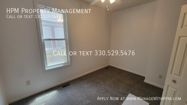 Building Photo - 537 Allyn St