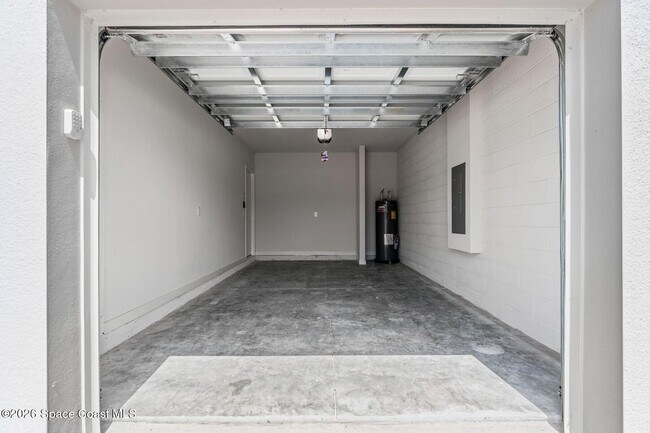 Building Photo - 9732 Venetian Sq