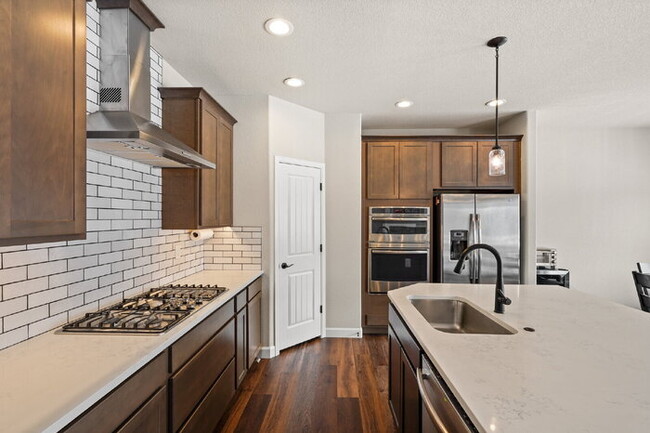 Building Photo - Modern Comfort Meets Mountain Beauty – 4-B...