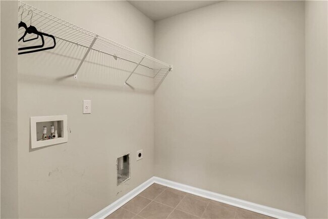 Building Photo - 4364 Sunny Oak Ln