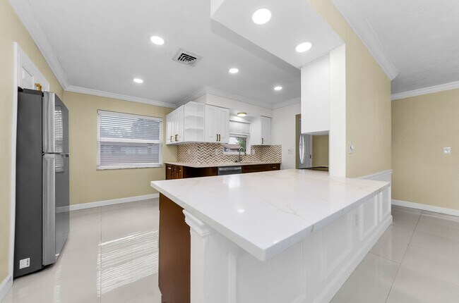 Building Photo - Charming 3 bedroom 2 bath in North Clearwa...
