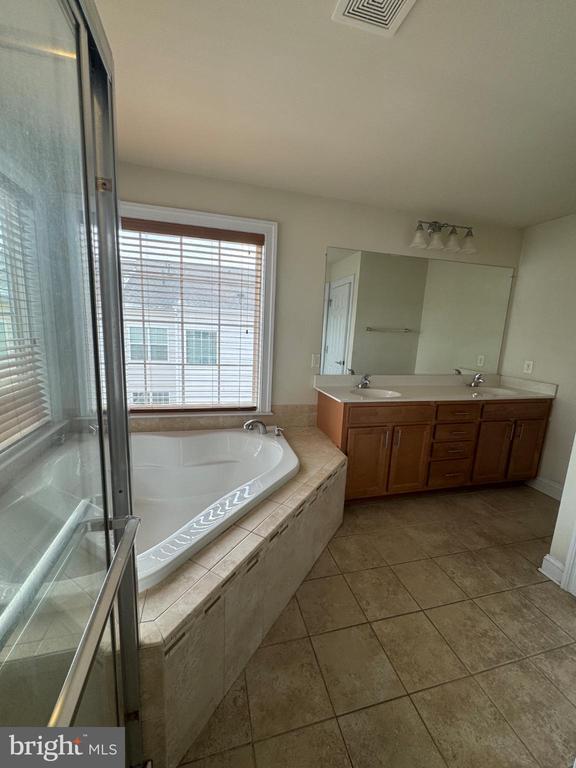 Building Photo - 43535 Heritage Gap Terrace