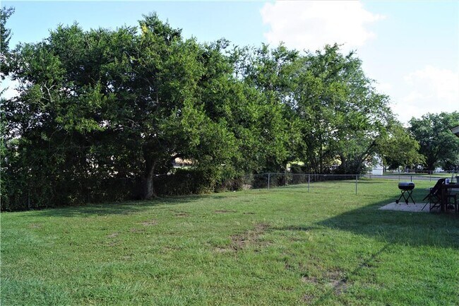 Building Photo - 101 Stubblefield Dr