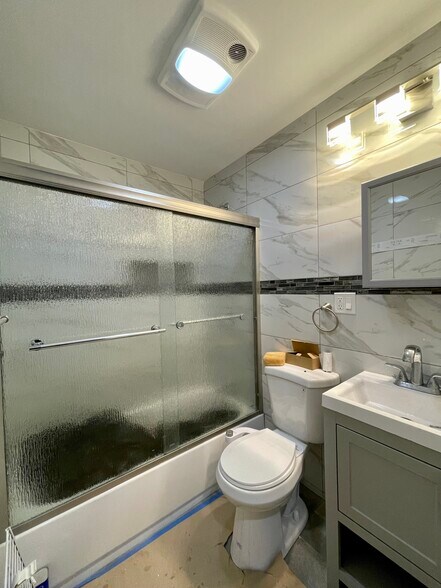 Building Photo - 335 E 116th St