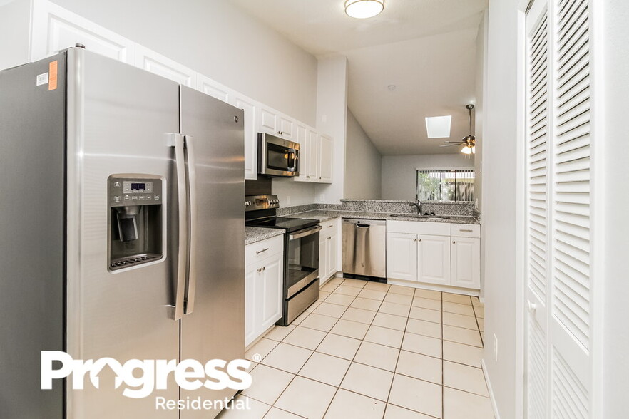 Building Photo - 1055 Alpug Ave