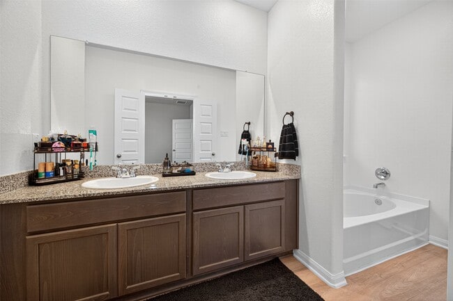 Building Photo - 8014 Barret Travis Ct