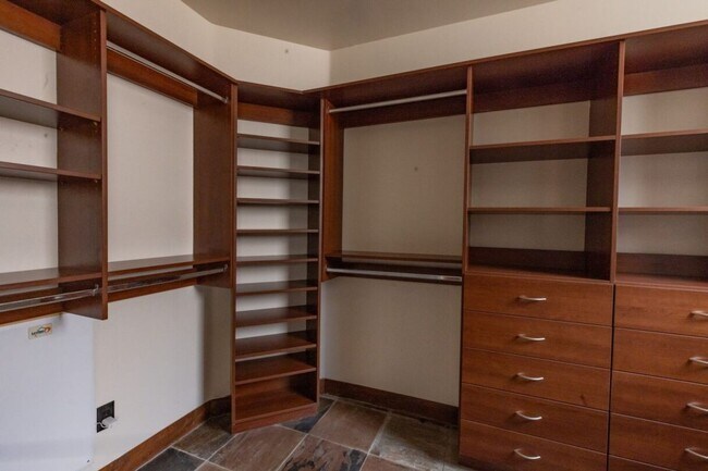 Building Photo - Furnished 3 Bedroom Entrada Home!!