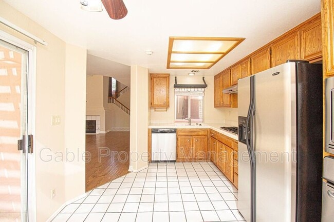 Building Photo - 25804 Dickens Ct