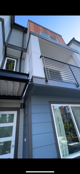 front door - 14527 1st Ave NE