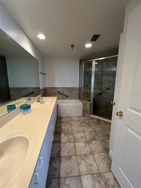 Building Photo - 4737 Dolphin Cay Ln S