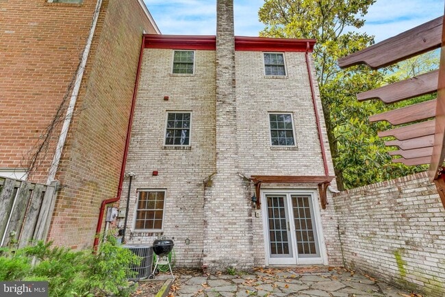 Building Photo - 10401 Courthouse Dr