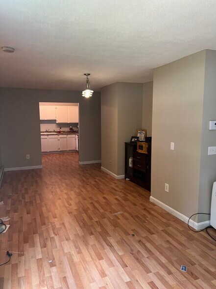 Building Photo - 1 Willow Glen Cir