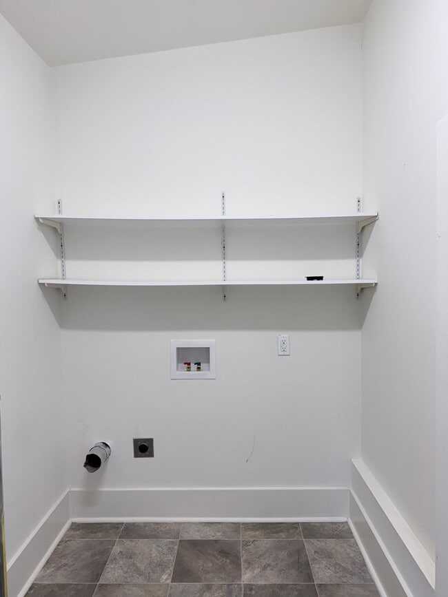 Building Photo - Beautiful Historic Home For Lease