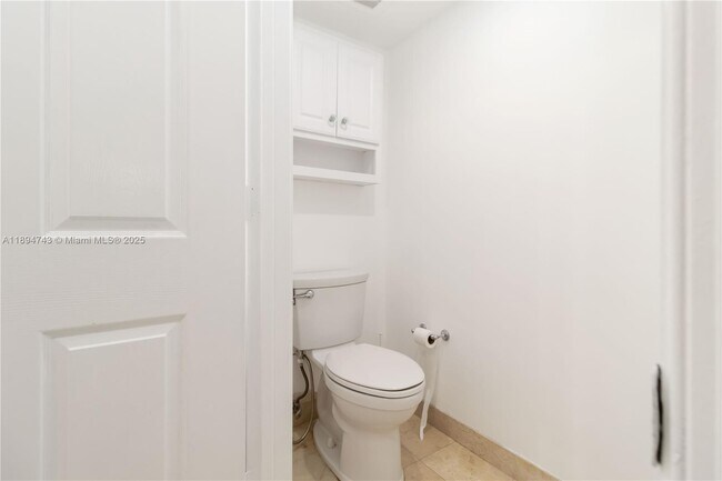 Building Photo - 3023 NE Quayside Ln