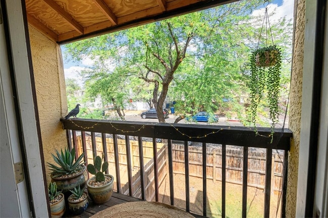 Building Photo - 1741 E Pepper Cir