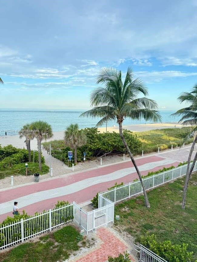 Building Photo - 5401 Collins Ave