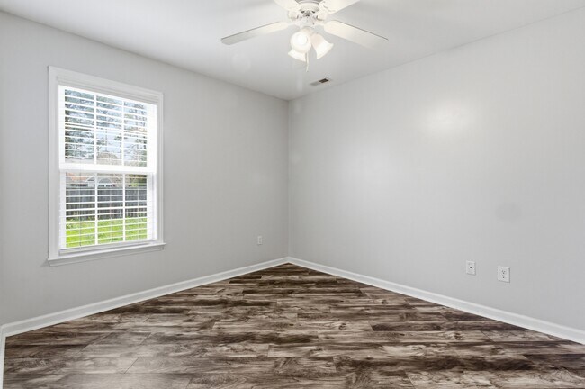 Building Photo - 127 Bermuda View